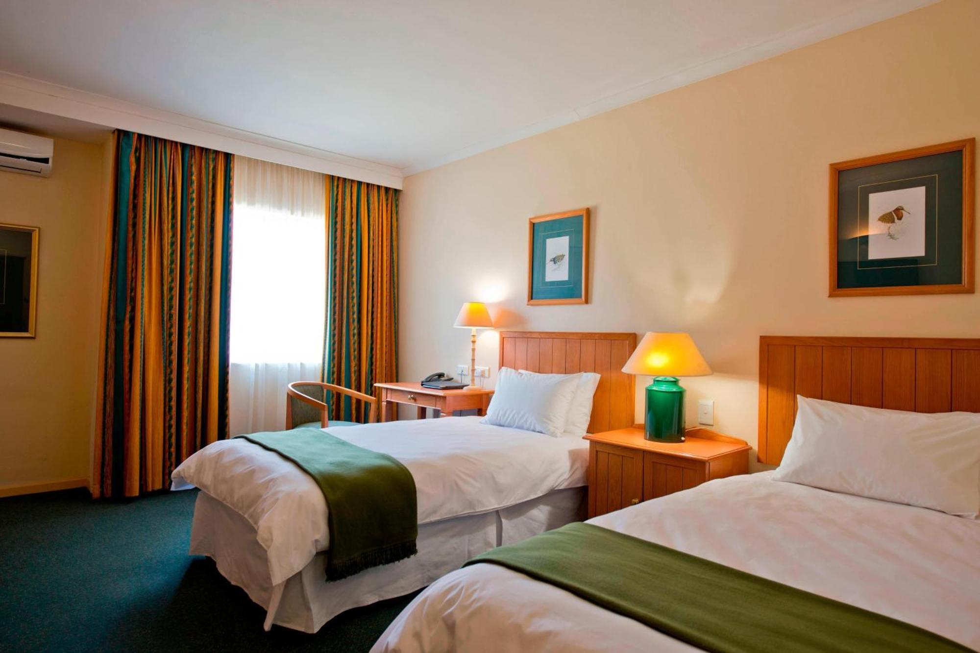 Protea Hotel By Marriott Ондангва Екстер'єр фото